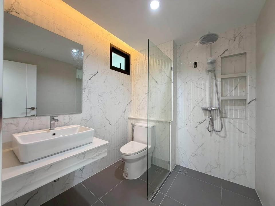 รูป 🏠 ขายบ้าน : ทาวน์โฮม 4.5 ชั้นพร้อมลิฟต์ - สุขุมวิท101   รหัสทรัพย์ | 📌LNP-H953 - รูปที่ 46/50