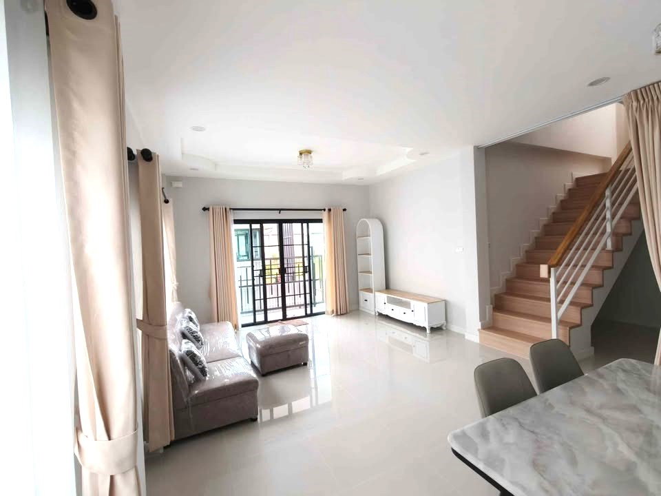 รูป 🏡✨ ให้เช่าบ้านเดี่ยว 2 ชั้น 4 ห้องนอน เลี้ยงสัตว์ตัวเล็กได้ เดินทางสะดวก ใกล้ 89 พลาซ่า เพียง 31,000 บาท/เดือน ✨🏡  #A6-H0414 - รูปที่ 3/15