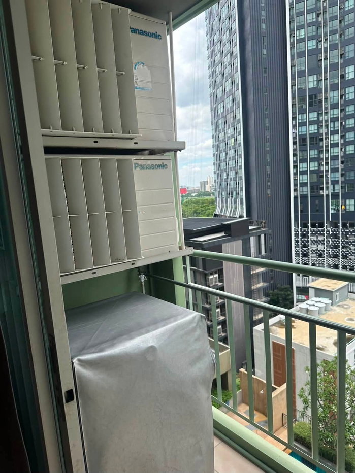 รูป Lumpini Place Srinakarin – Huamak Station | ให้เช่า 13,500 บาท/เดือน | วิวสระ ชั้น 12A ใกล้ Airport Rail Link หัวหมาก พร้อมเข้าอยู่ - รูปที่ 6/8