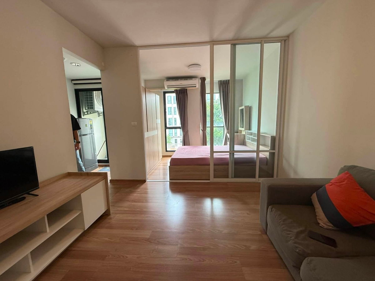 picture UNIO Sukhumvit 72 Phase 1 | Rent THB 8,500/Month | Pool View | Near BTS Bearing | Ready to Move In - 2/3