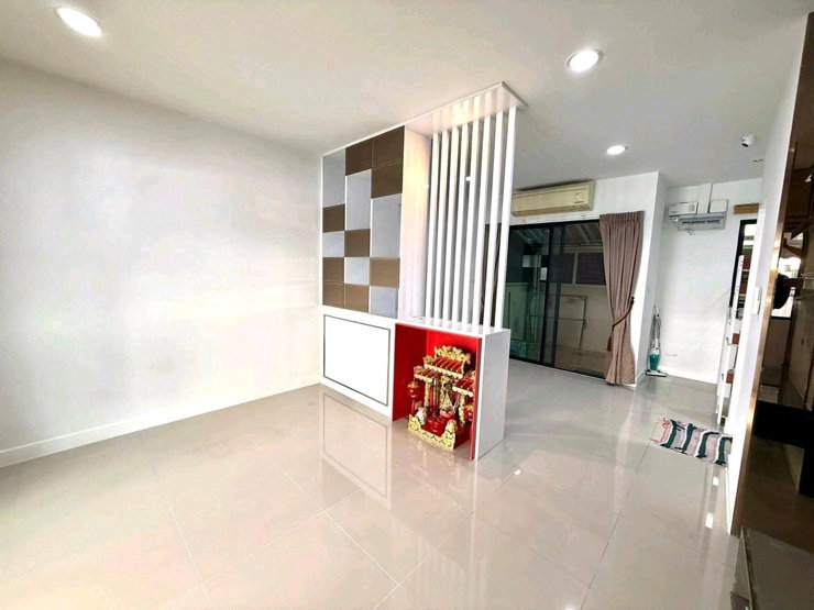 รูป ✨🏡 ขายด่วน! ทาวน์โฮม 3 ชั้น บ้านกลางเมือง กัลปพฤกษ์ พร้อมอยู่ ใกล้สาทร เพียง 3.99 ล้านบาท - รูปที่ 7/16