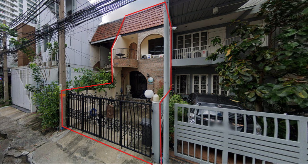 รูป ขายพร้อมผู้เช่า ทาวน์เฮ้าส์ 2 ชั้น สุขุมวิท 16 ใกล้ BTS อโศก 3 นอน 19 ตร.ว. - รูปที่ 1/12
