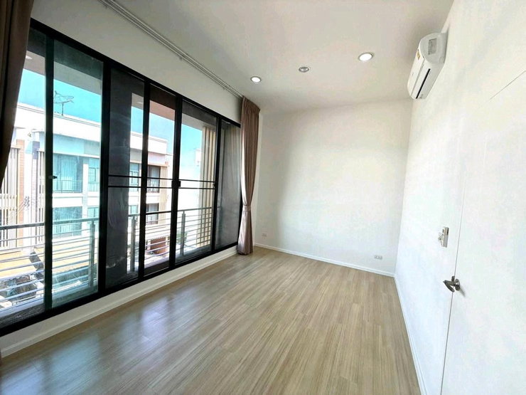 รูป ✨🏡 ขายด่วน! ทาวน์โฮม 3 ชั้น บ้านกลางเมือง กัลปพฤกษ์ พร้อมอยู่ ใกล้สาทร เพียง 3.99 ล้านบาท - รูปที่ 3/16