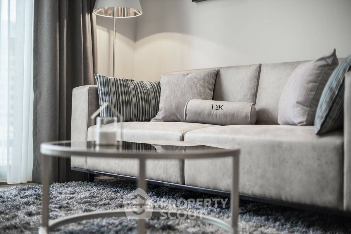 picture 2-BR Condo At Park Origin Phrom Phong, High-Floor 18, BTS Phrom Phong (ID 511150) - 1/7