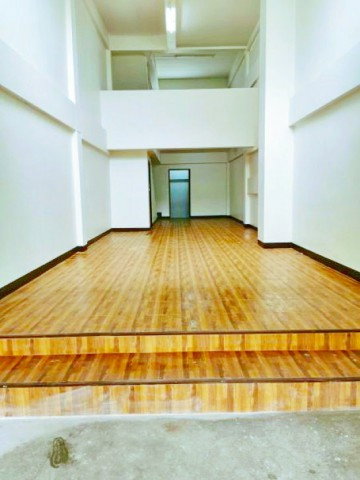 รูป ม.ศรีนครินทรวิโรฒ องครักษ์ 890ม. นครนายก อาคารพาณิชย์ให้เช่า 3 ชั้นครึ่ง 2 นอน 3 น้ำ 18 ตร.ว. 250 ตร.ม. ใกล้รพ.องครักษ์ 2.8 กม. - รูปที่ 2/8
