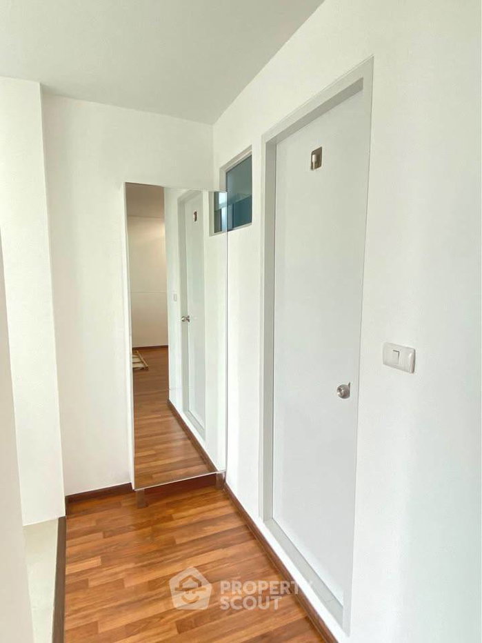 picture Well-Priced 1-BR 32 Sqm At Condo U Ratchayotin,  BTS Sena Nikhom (ID 2182363) - 5/9