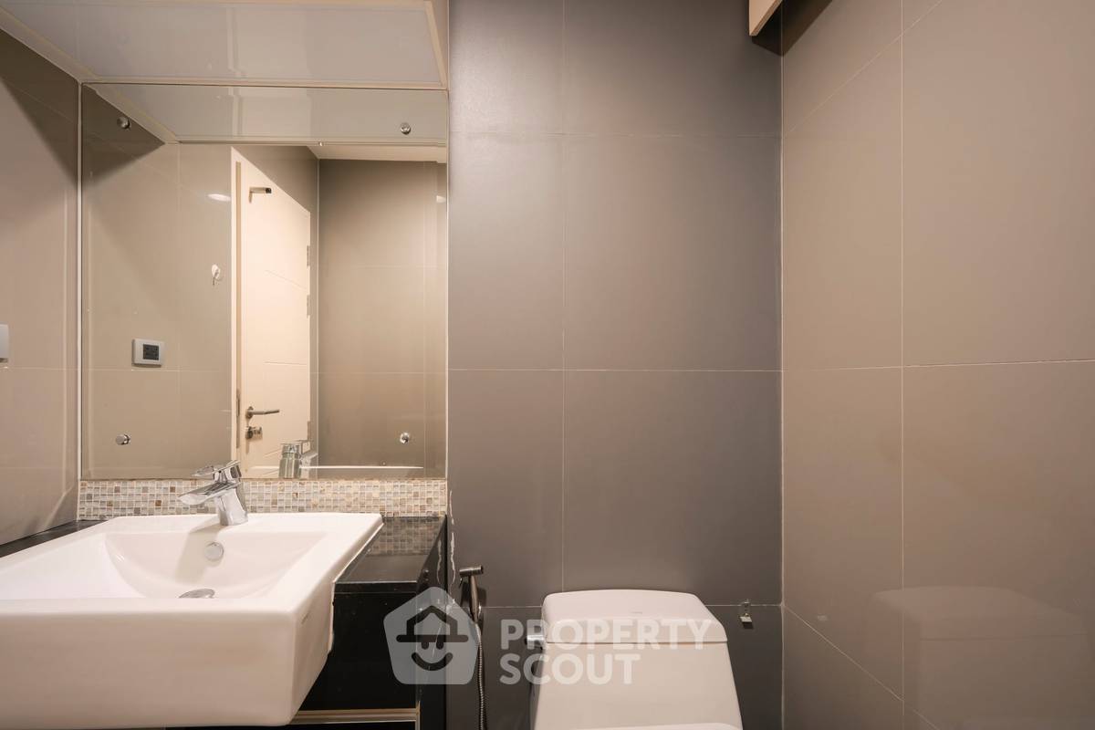 picture 1-BR 45 Sqm, 16th-Floor At The Crest Sukhumvit 34 Near BTS Thong Lor (200m) (ID 3032996) - 7/10