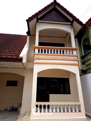 Townhouses for sale Samut Prakarn : Pet-Friendly 3-Bed Townhouse 200 Sqm, Baan Warocha Project 4 (ID 2524213)