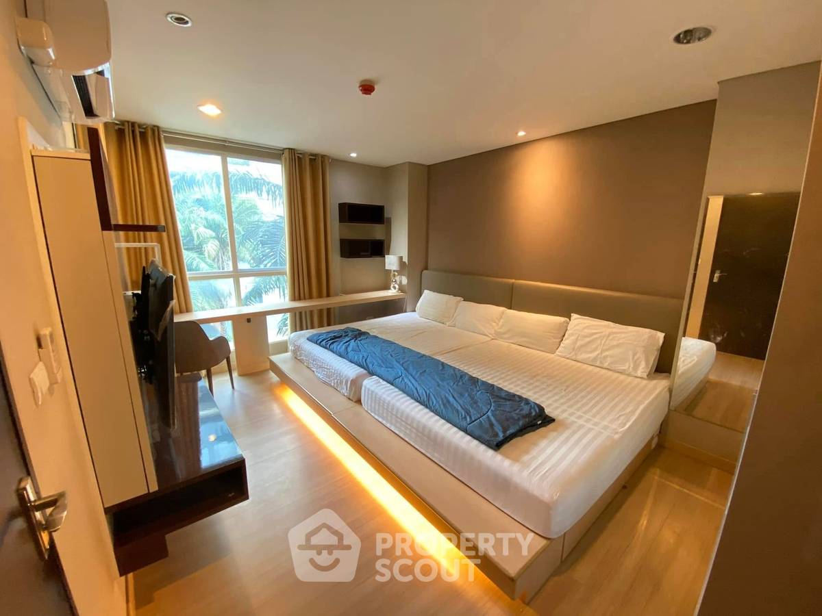 picture 2-BR Condo At The Address Phathumwan, 100m to BTS Ratchathewi (ID 2073763) - 2/9