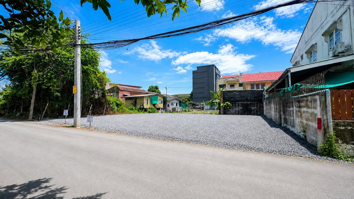 picture sale land Ladprow101 soi 46 opposite wat bueng school - 1/5