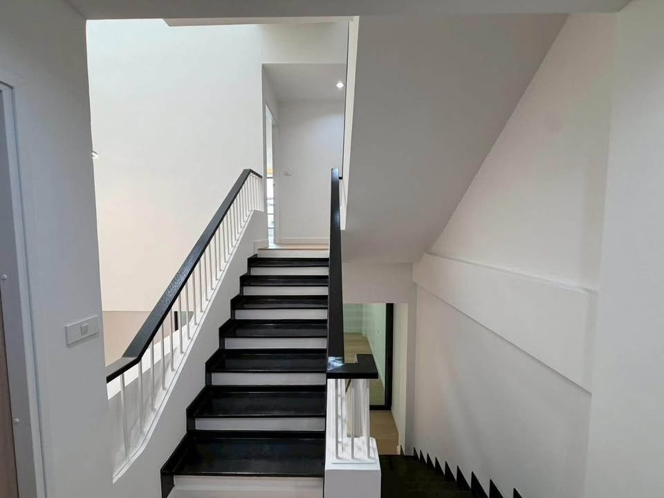 รูป 🏠 ขายบ้าน : ทาวน์โฮม 4.5 ชั้นพร้อมลิฟต์ - สุขุมวิท101   รหัสทรัพย์ | 📌LNP-H953 - รูปที่ 24/50