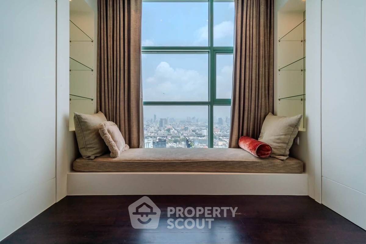 picture 5-BR 381 Sqm, 36th-Floor Condo at Chatrium Riverside, BTS Saphan Taksin (ID 3151374) - 12/17