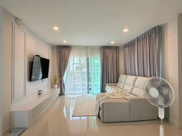 รูป ให้เช่าบ้านเดี่ยว 2 ชั้น 69ตรว. อยู่ถนน กรุงเทพกรีฑาตัดใหม่/ ใกล้พระราม 9 - รูปที่ 3/8