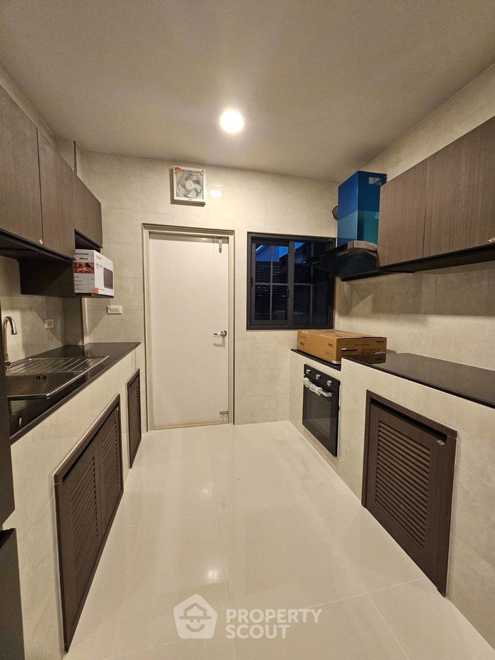 picture 4-BR House 300 Sqm For Rent At Centro Bangna, Bang Kaeo (ID 3149753) - 7/10