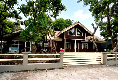 Houses for rent JAS green village - Kubon : A beautiful pine wooden house with a resort-style atmosphere. Ideal for both residential living and business use.