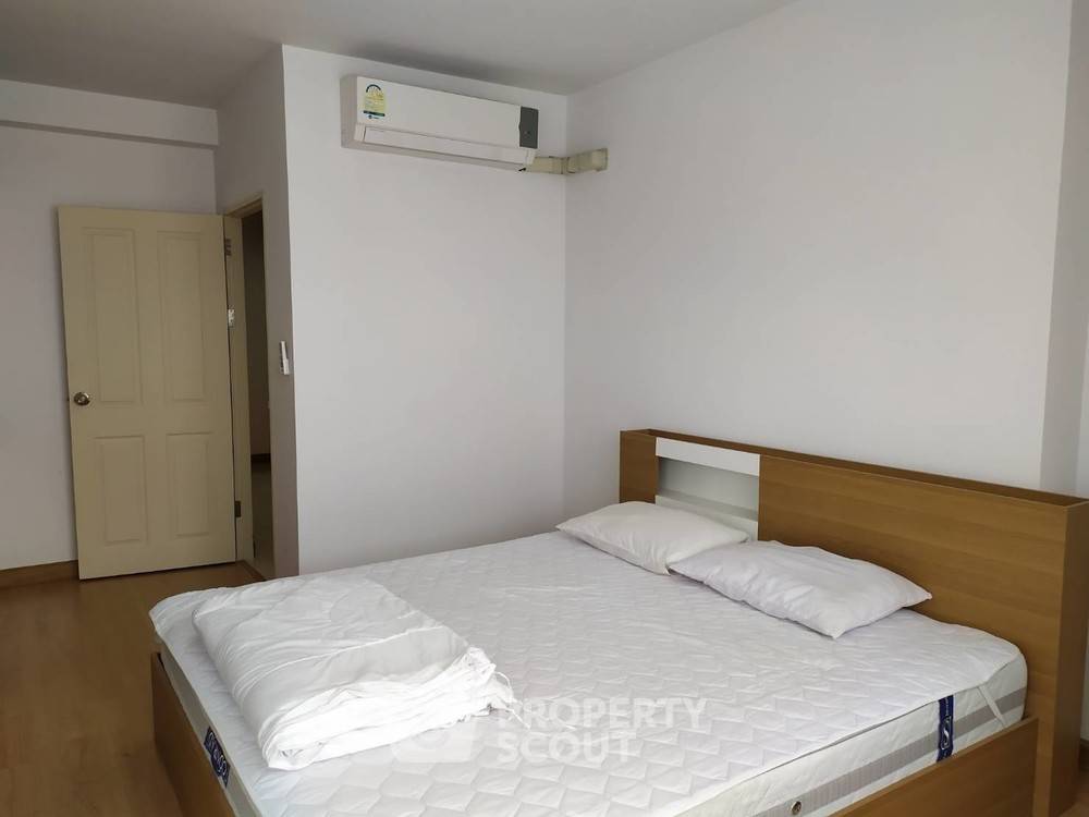 picture 2-BR Condo At Supalai Park Ekamai - Thonglor, 39th Floor Near ARL Ramkhamhaeng (ID 373441) - 8/25