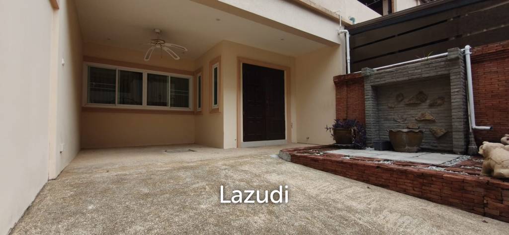 picture 3-Storey Townhouse for Sale on Pratumnak Hill, Pattaya - 24/28
