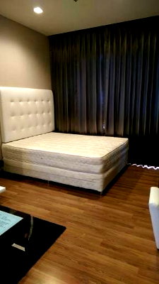 Condos for rent :  🏷️ P-132636 | Ivy Ampio : Spacious Studio Near MRT Thailand Cultural Centre 20,000 THB | Line: @easycondoplus | 099-229-6397
