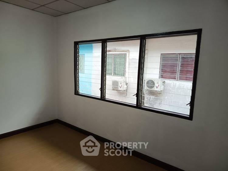 picture Pet-Friendly 3-Bed Townhouse 200 Sqm, Baan Warocha Project 4 (ID 2524213) - 11/16