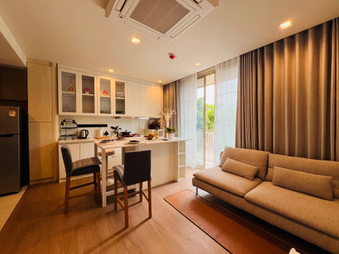 â
For Rent: Mekin House, 2 bedrooms, 2 bathrooms, 72 sq m, corner unit, 2nd floor, 45,000 THB. âïļ064-792-4426 (Ben)