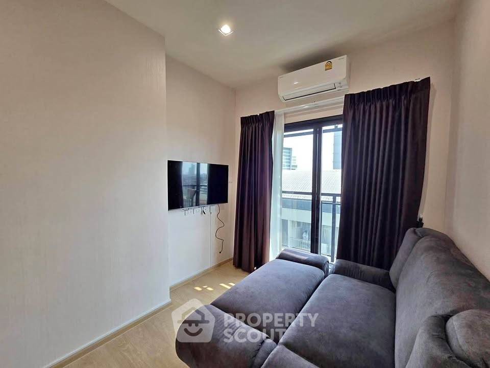picture 1-BR 33 Sqm At Na Reva Charoennakhon, 8th Floor Near BTS Pho Nimit (ID 3148562) - 1/6
