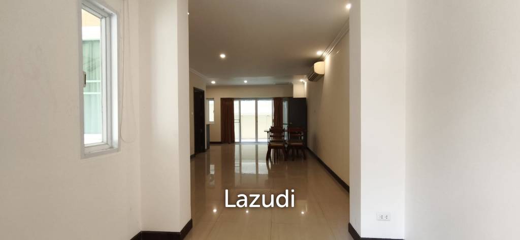 picture 3-Storey Townhouse for Sale on Pratumnak Hill, Pattaya - 8/28