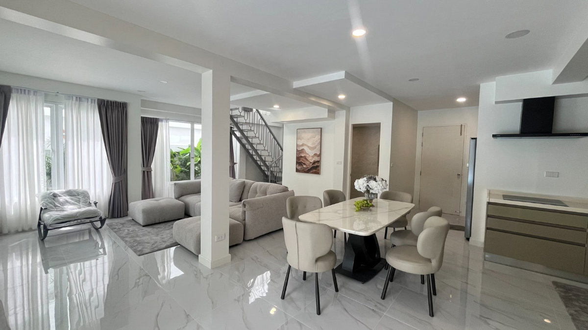 picture For Rent | Pool Villa | 4 Bedrooms | Near BTS On Nut | Walking Distance 800 m - 7/11