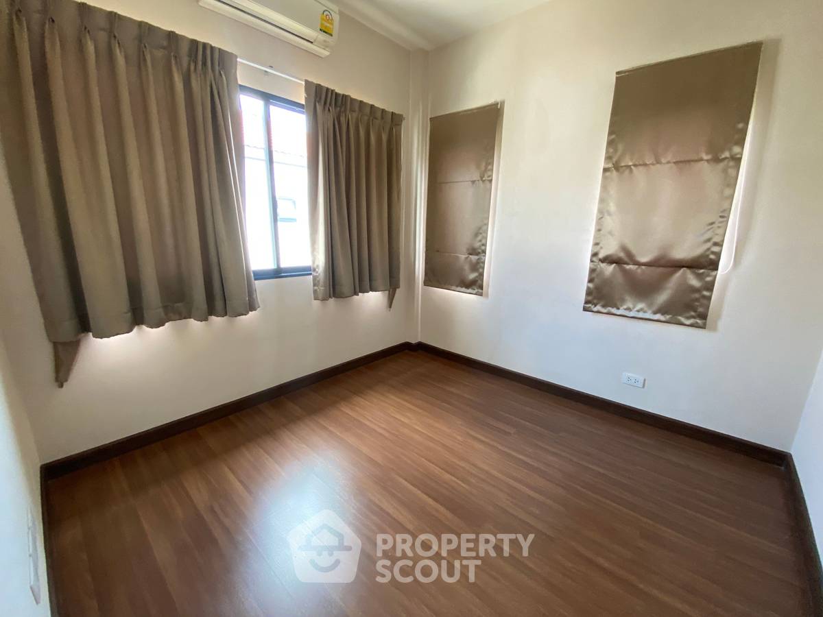 picture 3-BR House For Sale In Centro Ramindra 109, Bang Chan (ID 1529947) - 13/24