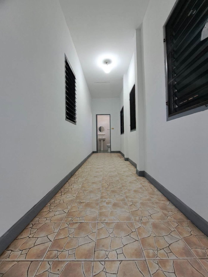 รูป 🏡 ขายด่วน! บ้านเดี่ยวชั้นเดียว รีโนเวทใหม่ พร้อมที่ดิน หมู่บ้านนพเก้า สันป่าเปา 📞 063-6649056 - รูปที่ 18/29