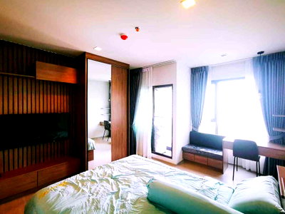 Condos for rent : Life Asoke Rama 9 Condo for rent High Floor 
