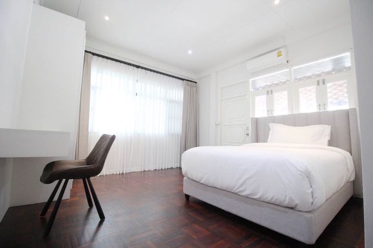 6-bed house for rent, 400 sqm, 100 sq wah, Lat Phrao