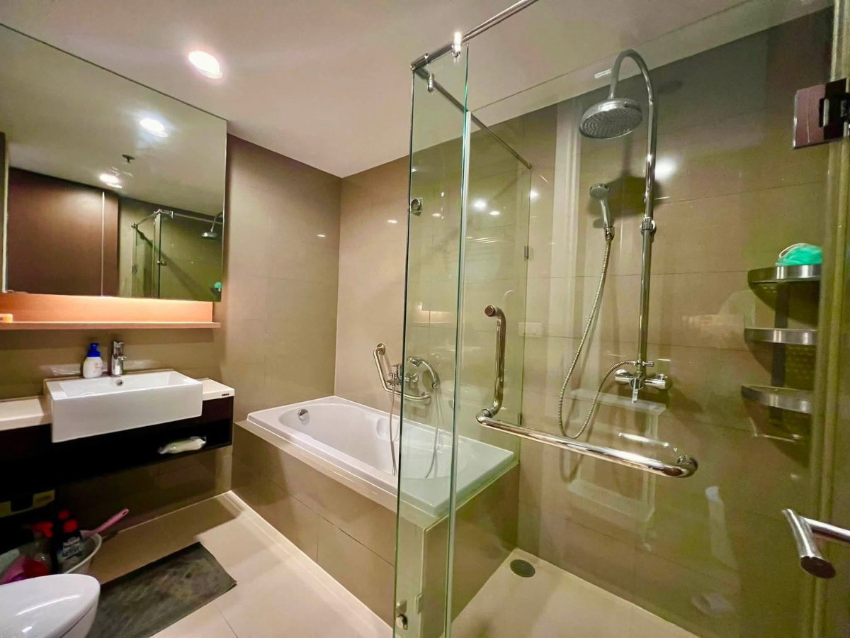 picture  15 Sukhumvit                 Residences - 7/10