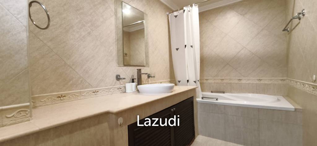 picture 3-Storey Townhouse for Sale on Pratumnak Hill, Pattaya - 21/28