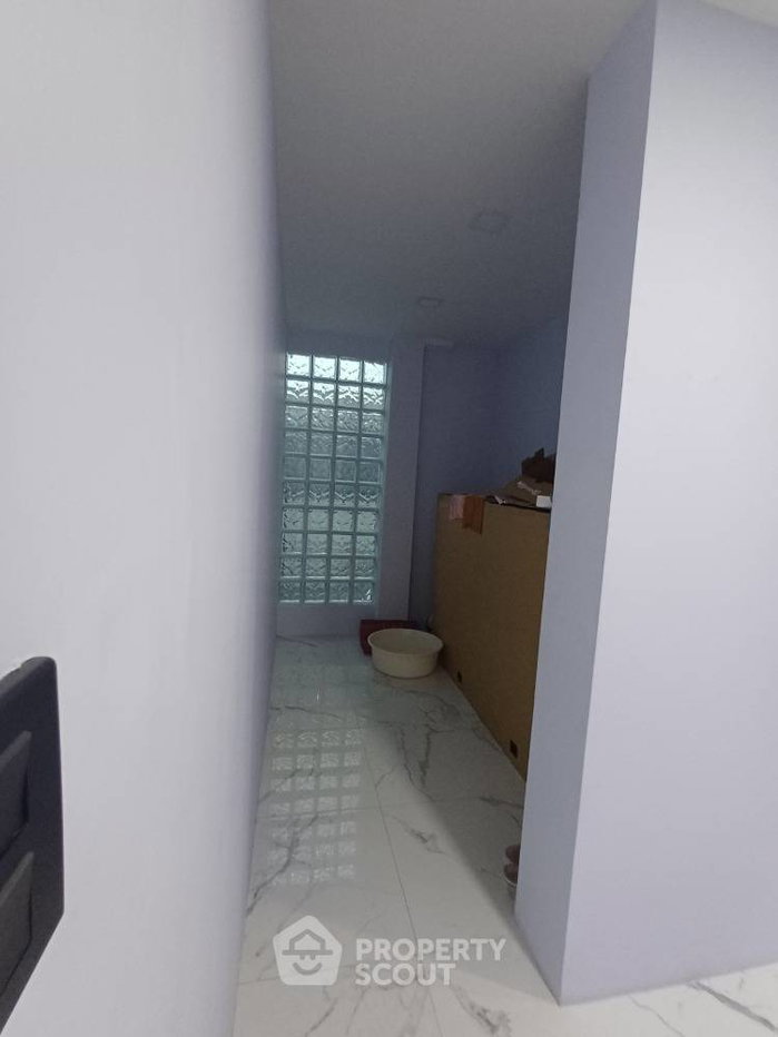 รูป บ้านเช่า 4 ห้องนอน 382 ตร.ม. เลี้ยงสัตว์ได้ ใกล้ดอกไม้ เขตประเวศ (ID 1361040) - รูปที่ 13/26