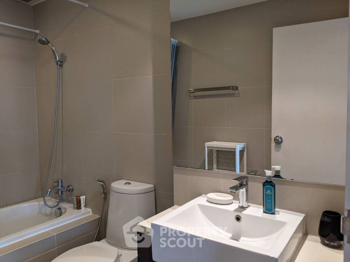 picture 1-BR Condo 39 Sqm At Noble Remix, 100m to BTS Thong Lor (ID 575329) - 4/10