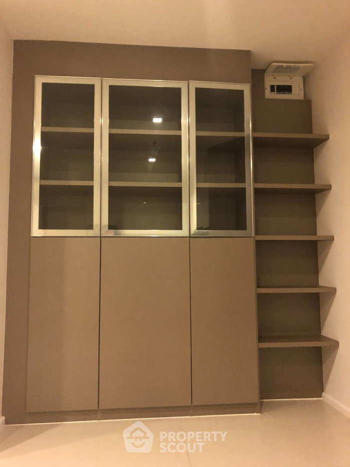 picture Well-Priced 1-BR 48 Sqm, Quinn Condo Ratchada 17 Near MRT Sutthisan (ID 3152236) - 9/13