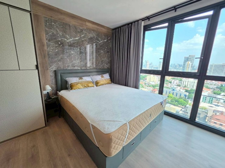 picture Large corner unit, 60 sq.m., 2 Bedrooms, 2 Bathrooms, with separated living room and kitchen zones. - 9/31