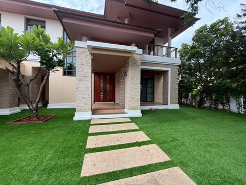 Narasiri Pattanakarn | Luxury Detached House | 4 Bedrooms | 350 Sq.m.