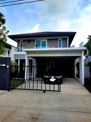 Houses for sale Bangkok : Owner Direct Sale: Detached House 52.5 Sq.Wah at Mantana Motorway – New Krungthep Kreetha Road, Near Lat Krabang Airport Rail Link Station