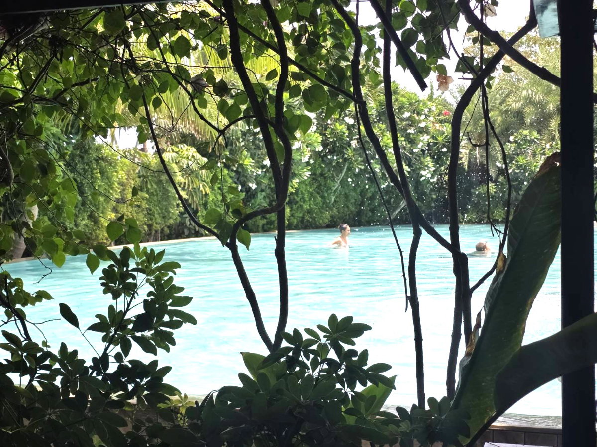 picture Luxury Beachfront Condo for Rent or Sale – Copacabana Beach Jomtien, Pattaya - 12/19