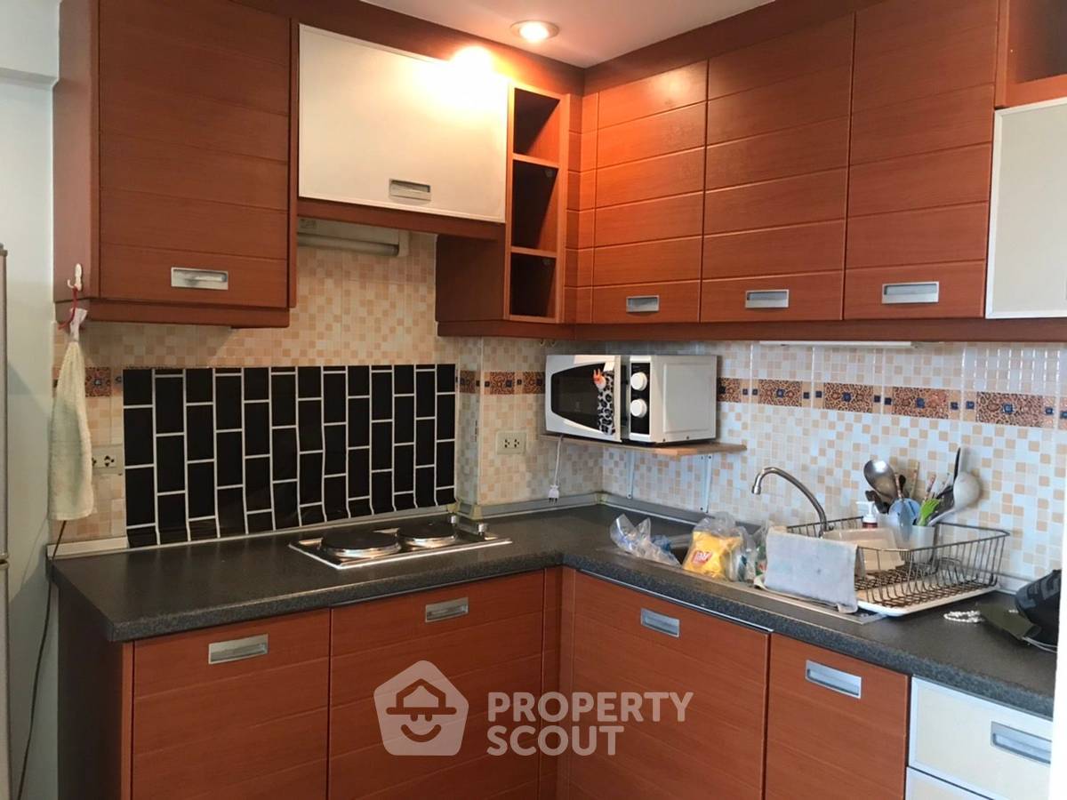 picture 2-BR Condo At Garden Place, Sam Sen Nok • 400m To MRT Ratchadaphisek (ID 900731) - 12/15