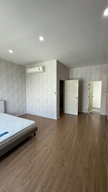 รูป **ปล่อยเช่าทาวน์โฮมหลังมุม "บ้านกลางเมือง ราชพฤกษ์" | พื้นที่กว้าง บรรยากาศสวน 180 องศา 🌿ได้ฟีลธรรมชาติ แต่เดินทางเข้าเมืองสะดวก แนะนำหลังนี้เลยครับ! - รูปที่ 20/22