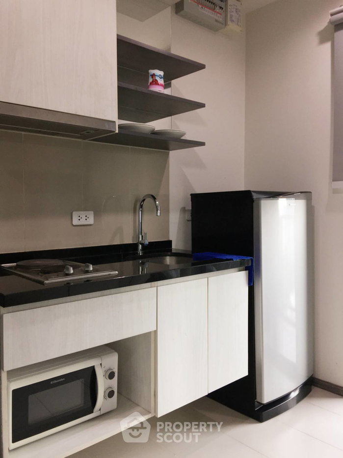 picture 2-BR Condo On 15th Floor, 50 Sqm, The Base Park East Sukhumvit 77 Near BTS On Nut (ID 591994) - 3/10
