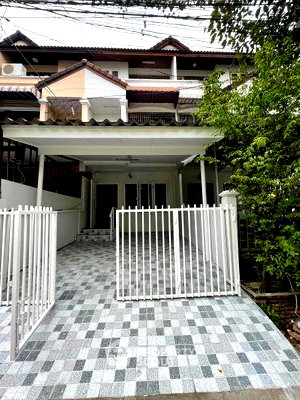 ทาวน์โฮม กรุงเทพมหานคร : ทาวน์เฮาส์ 4 ห้องนอน พื้นที่ 325 ตร.ม. ขาย ในหัวหมาก บางกะปิ (ID 1670150)