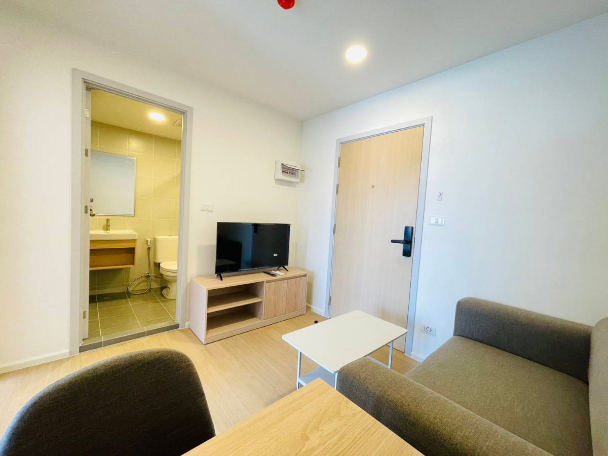 picture For Rent : Chewathai Hallmark Ekkamai - Ramintra (Brand new room) - 2/34