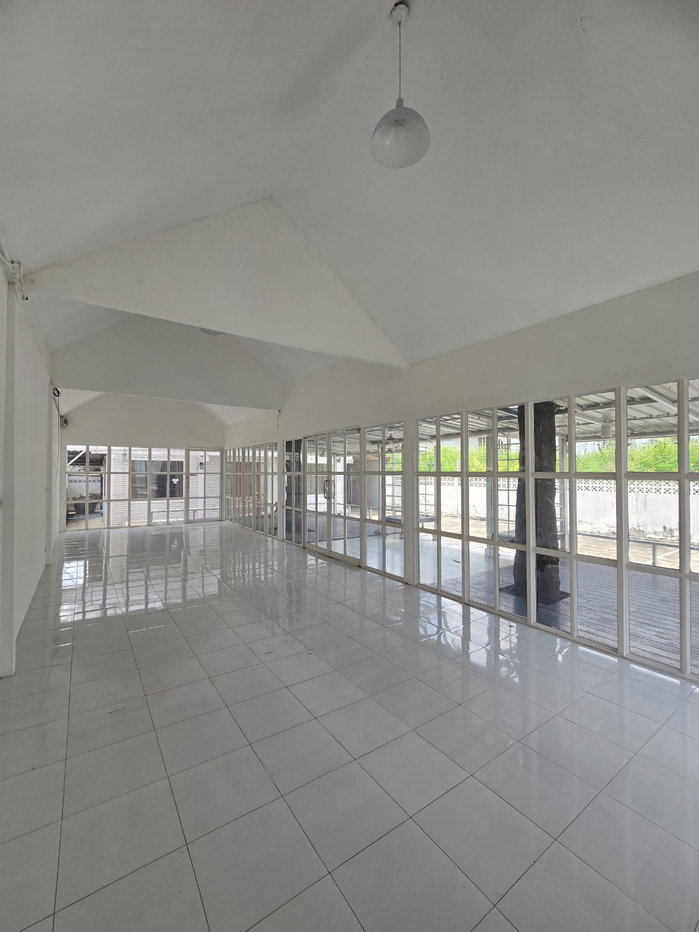 รูป ให้เช่าบ้านพร้อมพื้นที่ 100 ตร.ว. ใจกลางเมืองสระบุรี เหมาะทั้งอยู่อาศัย • Home Office • คลินิก • ร้านค้า • สตูดิโอ • ธุรกิจขนาดเล็ก - รูปที่ 2/7
