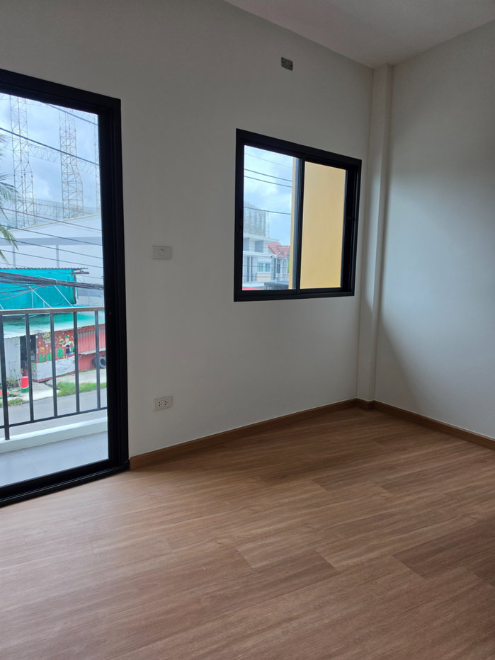 picture For Rent Commercial building 15,000 Bath - 9/14