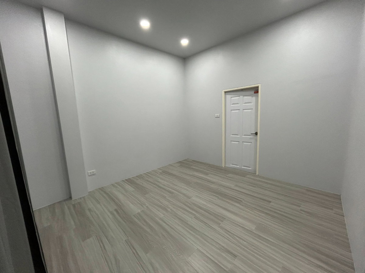 picture Urgent! Single house. Opposite of Satree Angthong School. Sales by owner - 12/16
