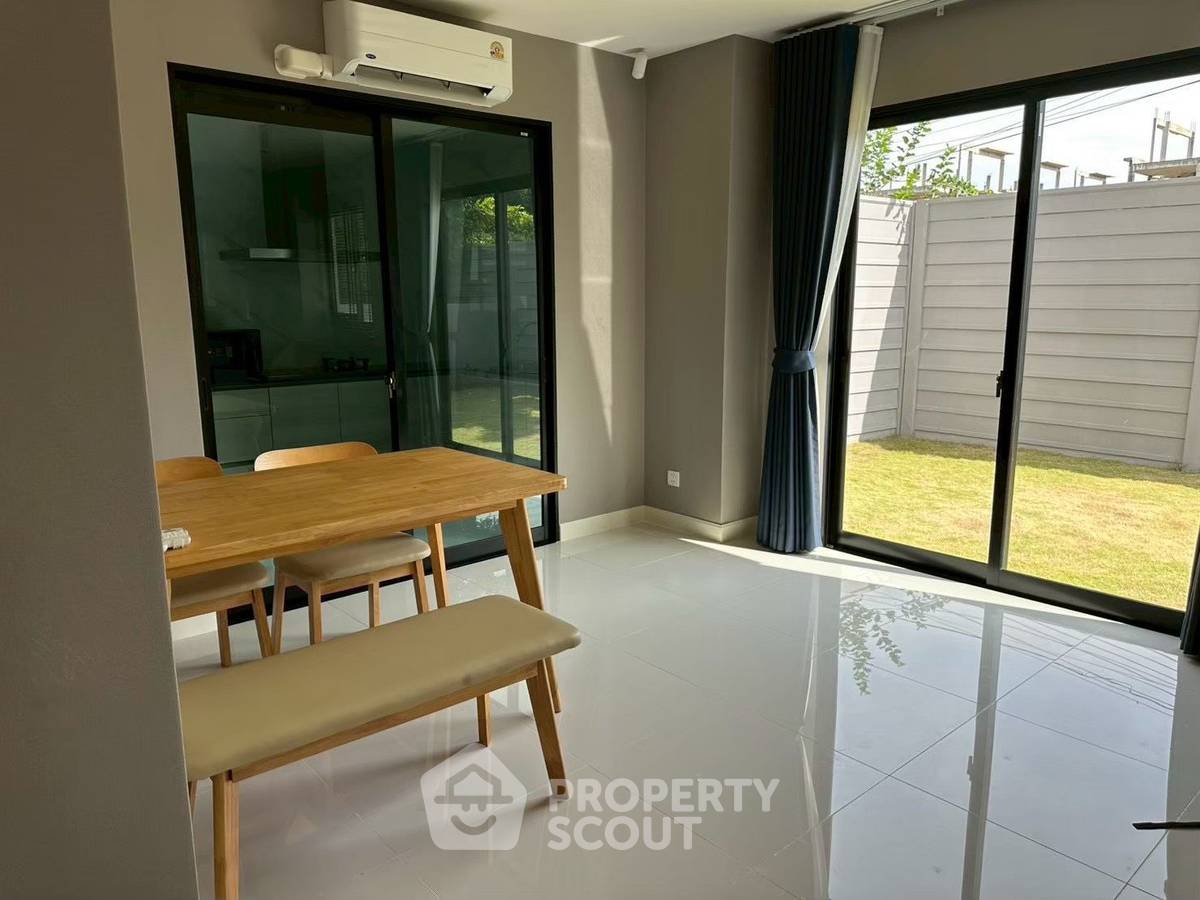 picture Pet-Friendly 3-BR Townhouse For Sale | Nirvana DEFINE Krungthep Kreetha (ID 3152181) - 2/16
