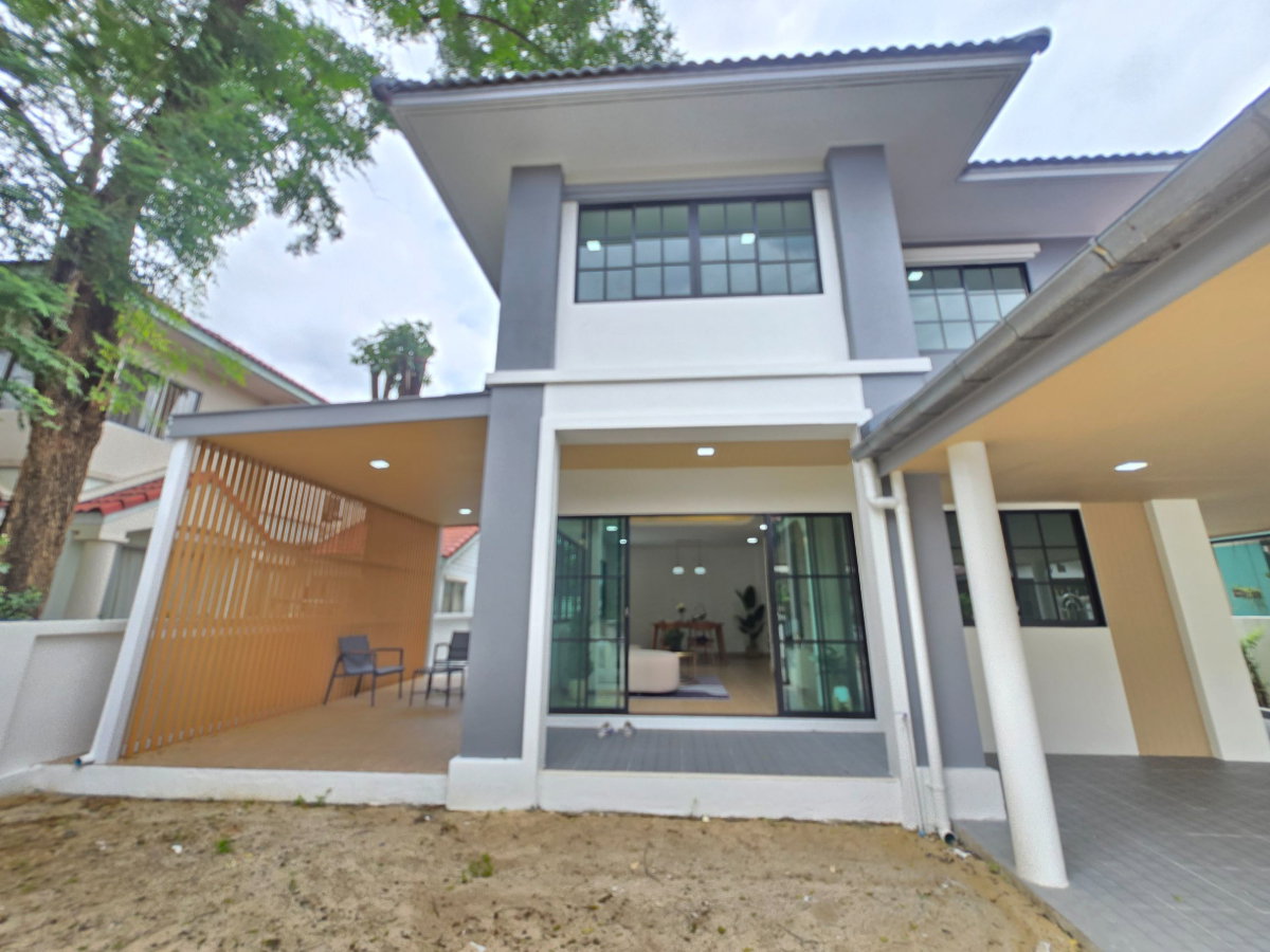 รูป บ้านเดี่ยว 2 ชั้น รีโนเวทใหม่ ตกแต่งสวยงาม หมู่บ้าน สัมมากร มีนบุรี 2" แต่งสวย โมเดิร์น มีมุมนั่งเล่น บรรยากาศร่มรื่น กว้างขวาง ใกล้รถไฟฟ้าสายสีชมพู - รูปที่ 15/40